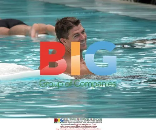 Steve Gerrard and wife Alex in pool, Miami