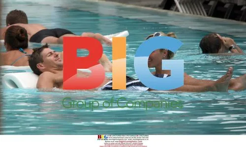 Steve Gerrard and wife Alex Curran in Miami pool
