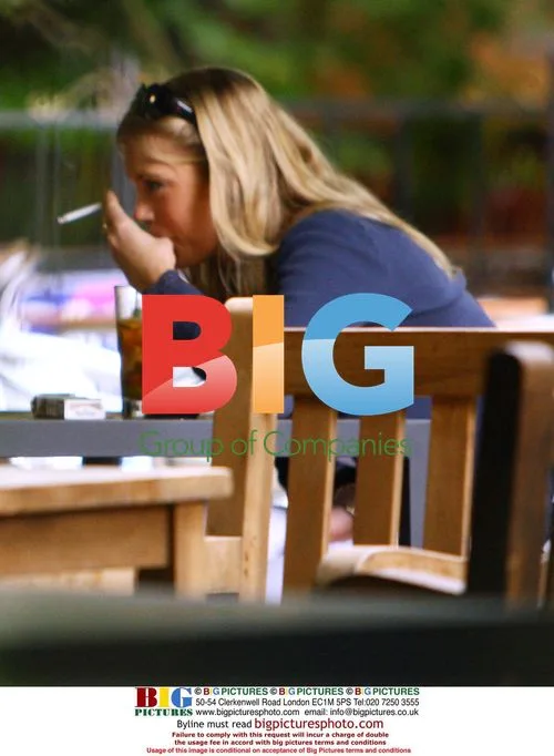 Chelsy Davy Lunches With Friend