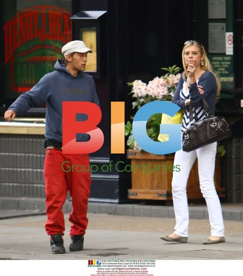 Chelsy Davy Seen Having Lunch in Chelsea
