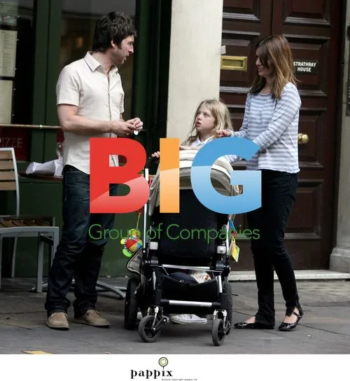 Oasis Members Shopping in London