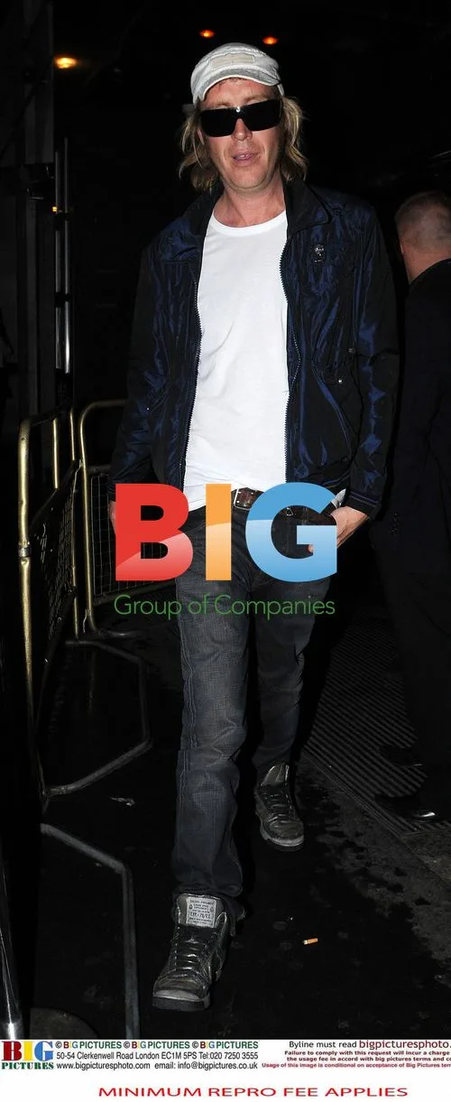 Rhys Ifans out clubbing after split
