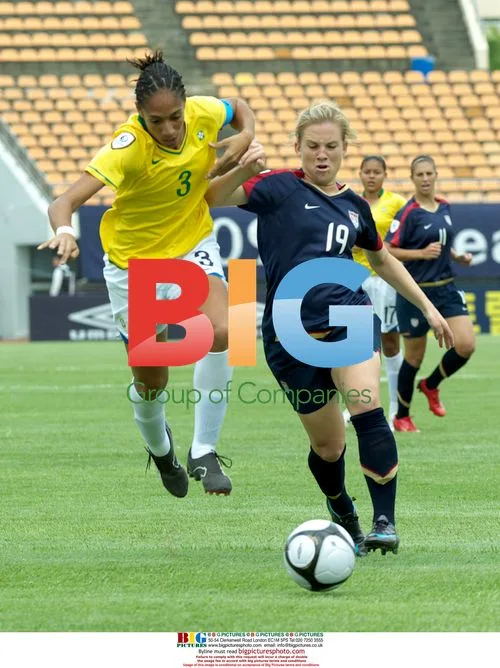 Amy Rodrigues and Aline Pellegrino at 2008 Peace Queen Cup