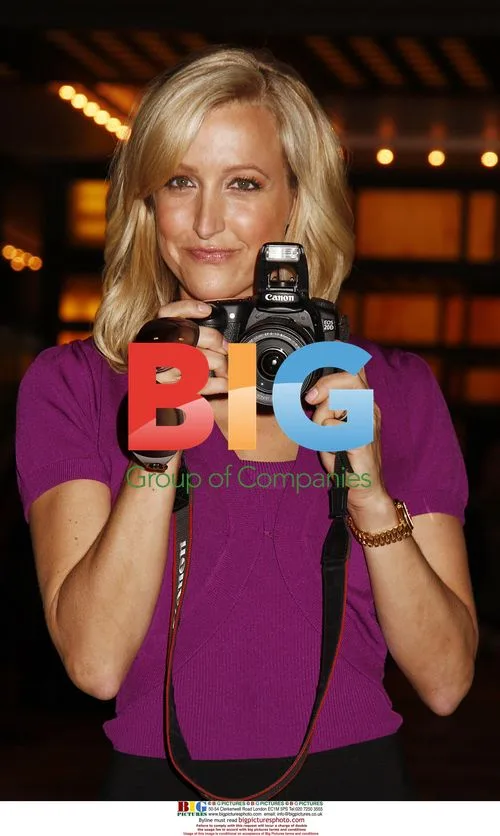 Lara Spencer on MTV's TRL show