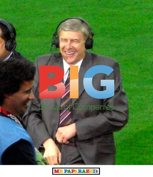 Arsene Wenger's Fly Mishap
