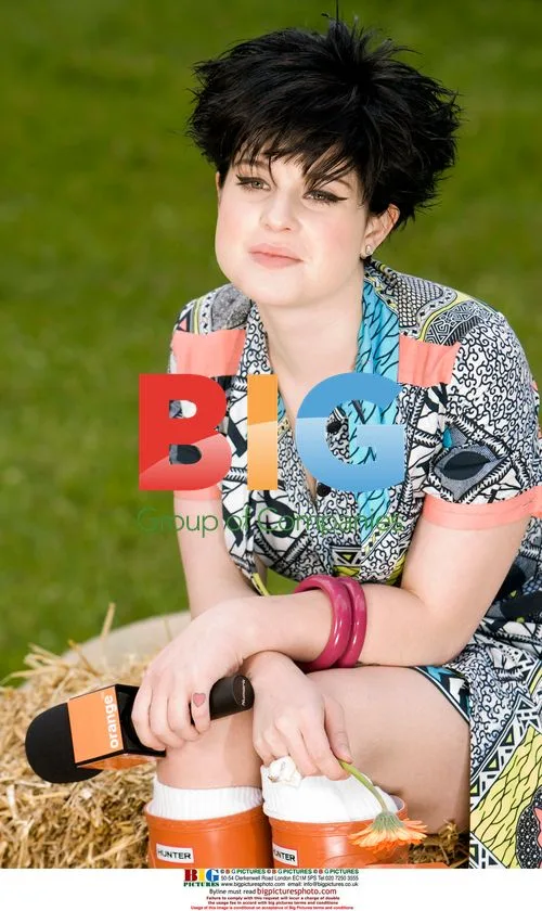 Kelly Osbourne Promotes Glastonbury Video Diaries