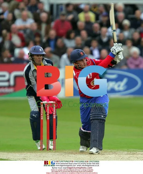 Essex opener Jason Gallian hits six