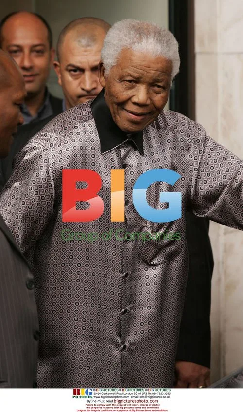 Nelson Mandela Leaves London Hotel