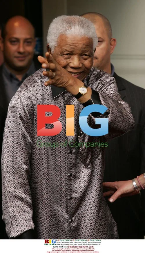 Nelson Mandela Leaves London Hotel