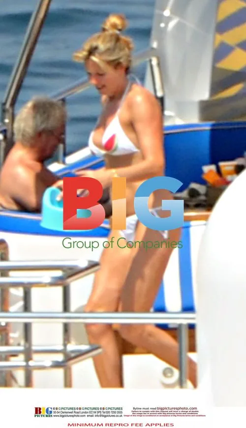 Rod Stewart and Penny Lancaster in Positano