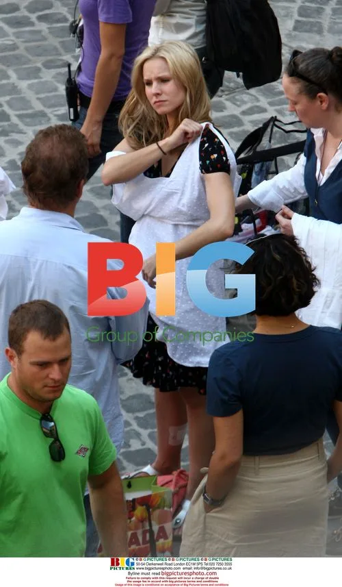 Actors on set of 'When In Rome' in Rome