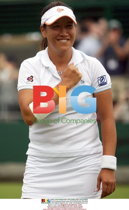 Tamarine Tanasugarn celebrates Wimbledon 4th round win