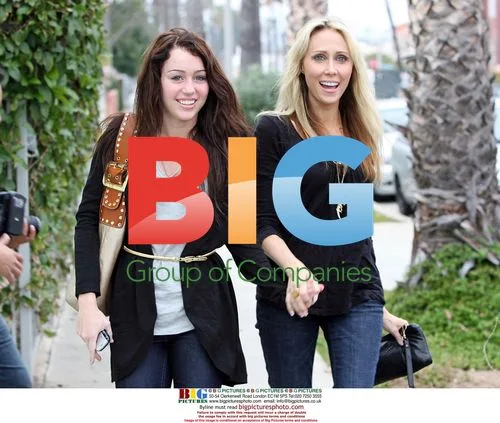 Miley Cyrus Enters Santa Monica Studio with Mother