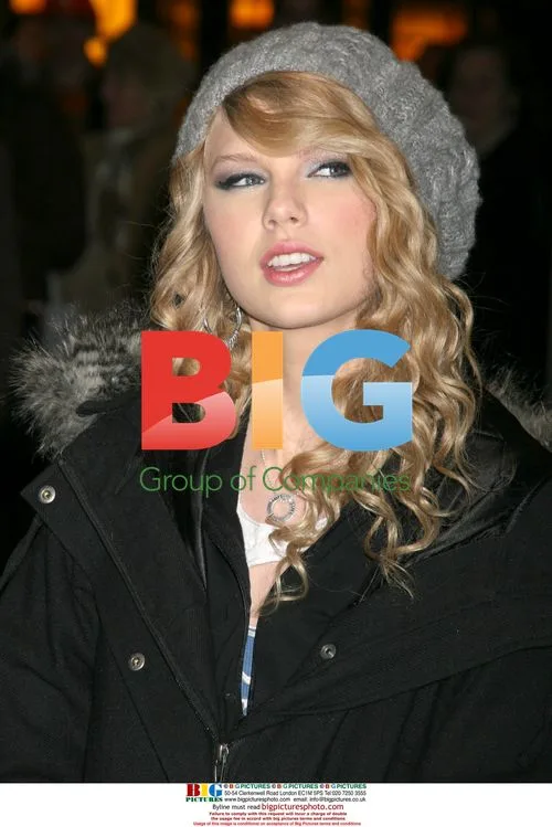 Taylor Swift arrives for MTV TRL