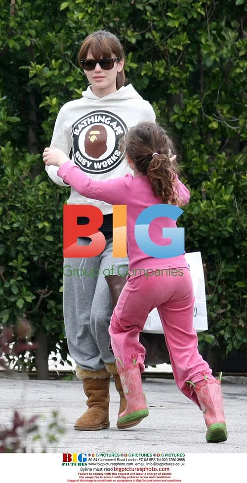 Rachel Bilson Visits Half-Sister Hattie