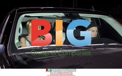 Paris Hilton leaves Villa Lounge