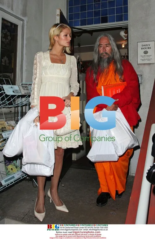 Paris Hilton and Holy Man Shopping