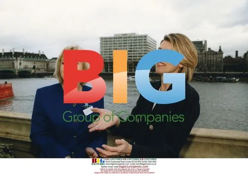 Carol Barnes and Selina Scott at 1998 Securicor event