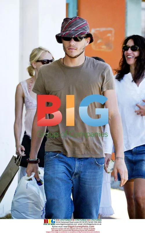 Heath Ledger and Naomi Watts at Bondi Beach
