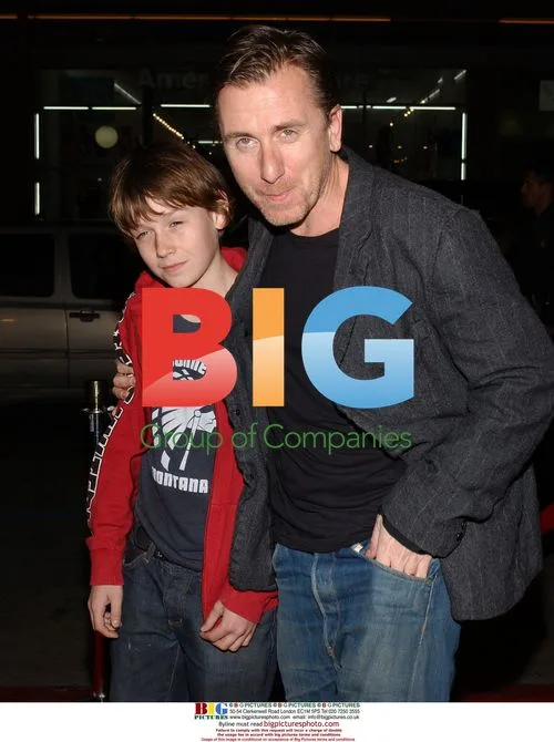 Tim Roth and son at '10,000 B.C.' premiere