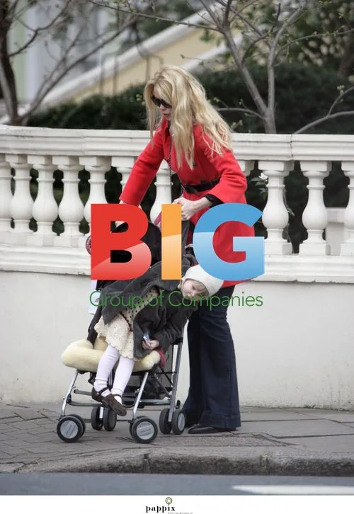 Claudia Schiffer and daughter Clementine in London