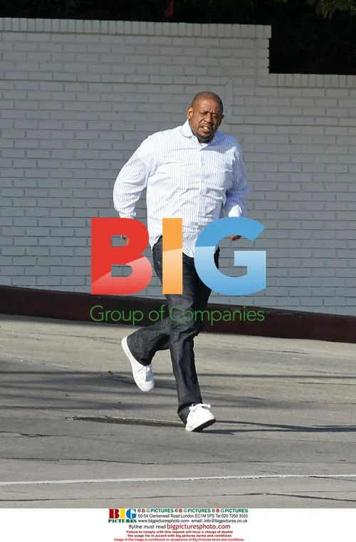 Forest Whitaker Jaywalks and Greets Fan
