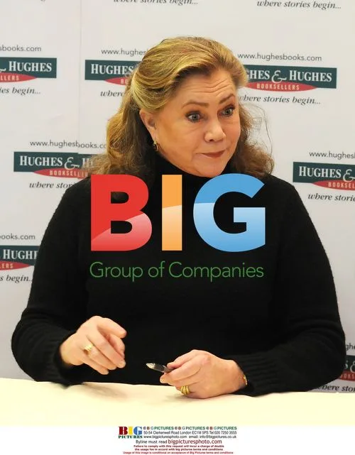 Kathleen Turner Signs Autobiography in Dublin