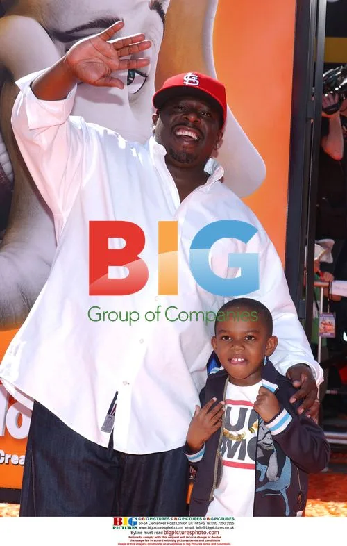 Cedric the Entertainer and son at 'Horton' premiere