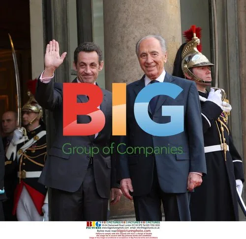 Sarkozy Meets Israeli President Peres