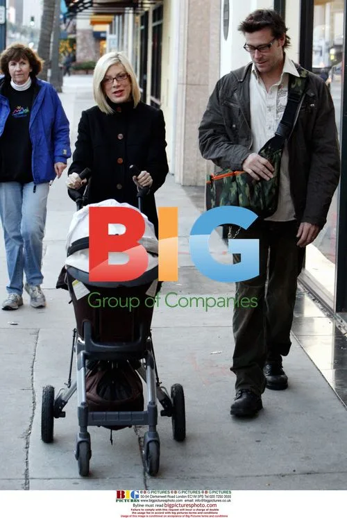 Tori Spelling and Dean McDermott with son Liam