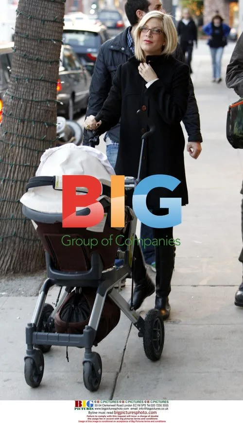Tori Spelling and Dean McDermott with son Liam