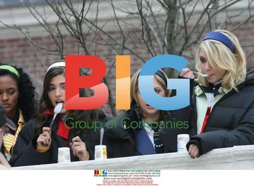 Gossip Girl Cast Filming at NYC Museum