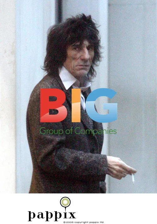 Ronnie Wood, Jo Wood and Jesse Wood shopping in London