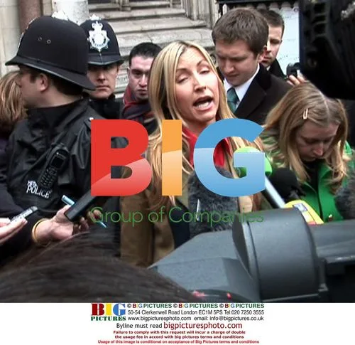 Heather Mills Outside Court on Divorce