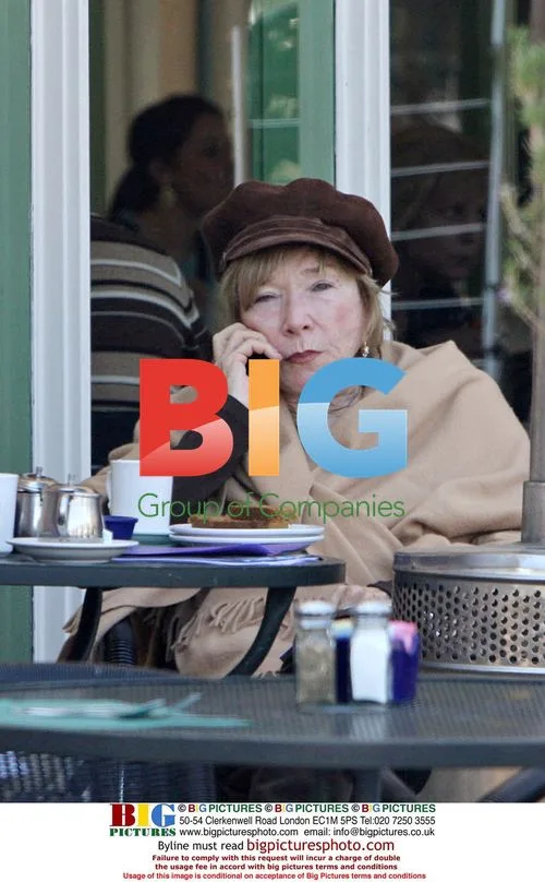 Shirley MacLaine takes coffee break in LA
