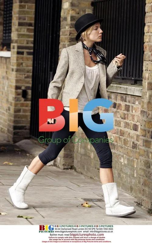 Sienna Miller Collects Mail in London