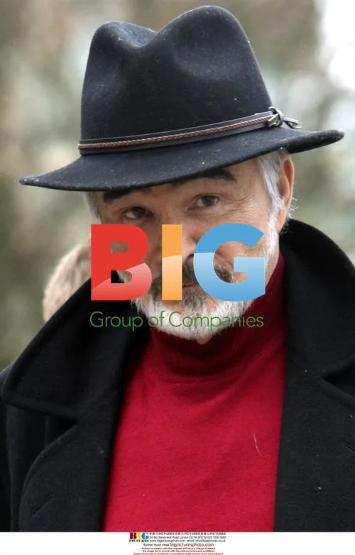 Burt Reynolds filming 'A Bunch of Amateurs'