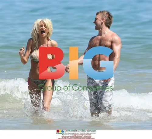 Glamour model Emma B with new boyfriend in Adelaide