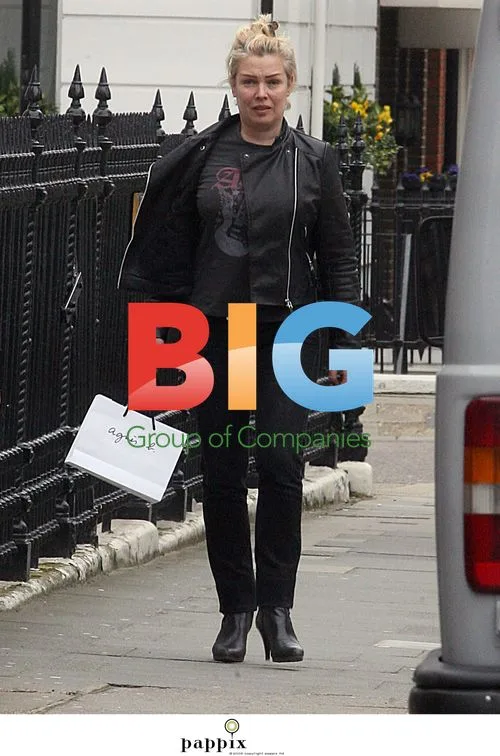 Kim Wilde Spotted Shopping in London