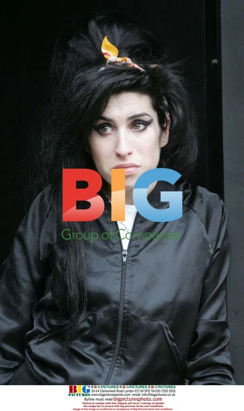 Dazed Amy Winehouse Shops After Recording
