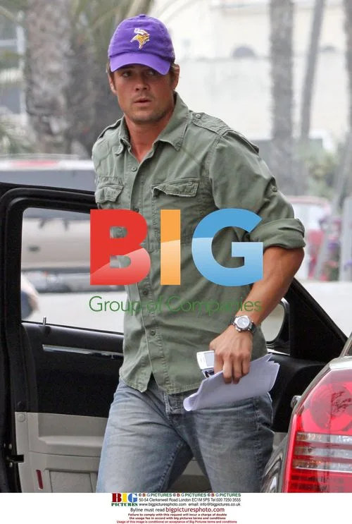 Josh Duhamel Spotted at Lunch