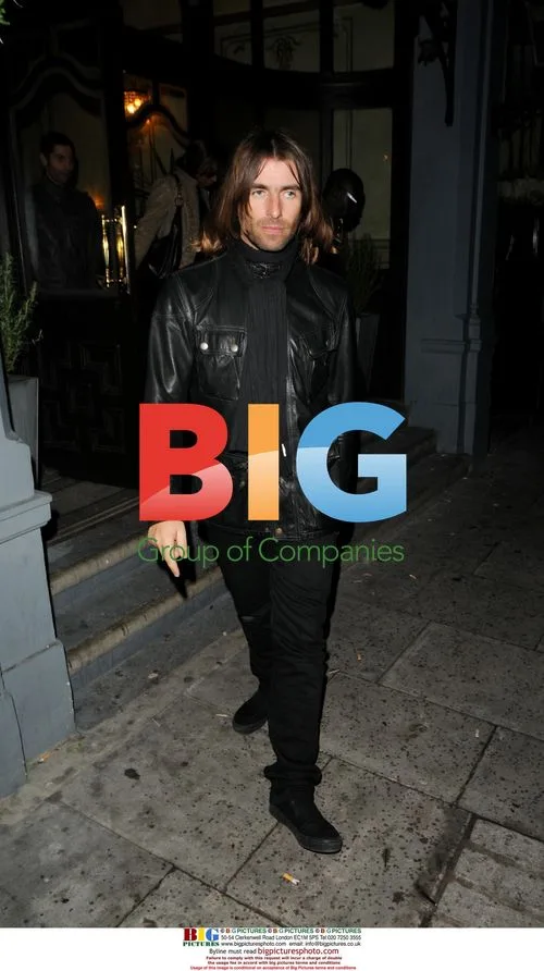 Liam Gallagher and Nicole Appleton leaving pub