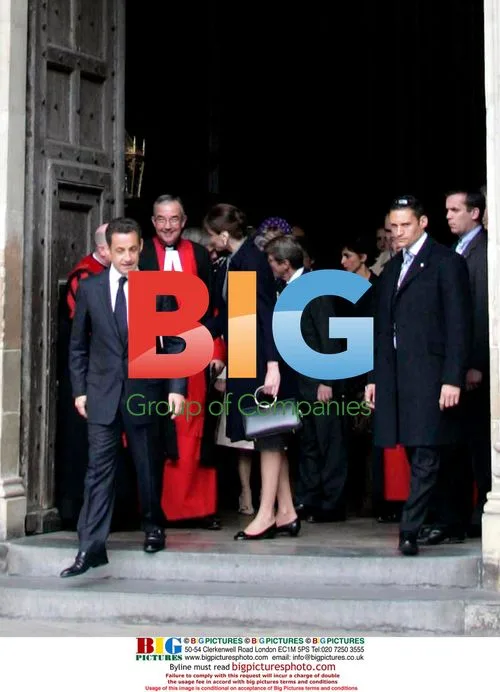 Nicholas Sarkozy and Carla Bruni at Unknown Warrior Tomb