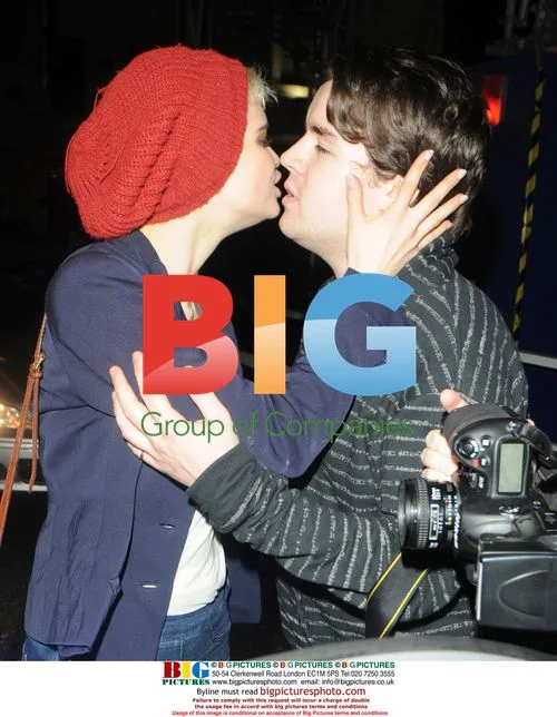 Pixie Geldolf leaves Movida Club with friend