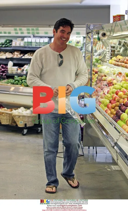 Dean Cain shops for produce in Malibu