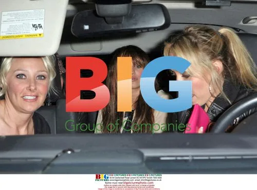 Miley Cyrus goes shopping with friends