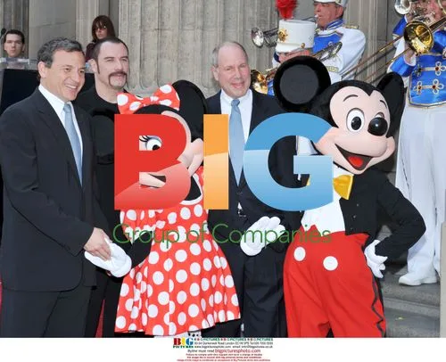 Michael D. Eisner honored with Hollywood Walk of Fame star