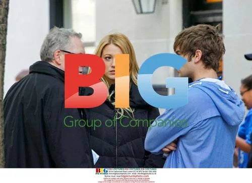 Blake Lively, Chace Crawford, and Sam Robards film "Gossip Girl"