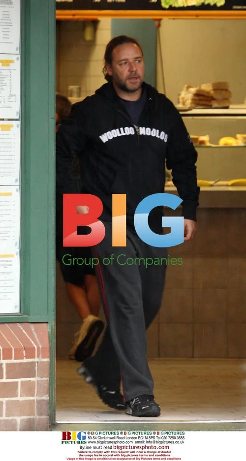 Plump Looking Russel Crowe Spotted