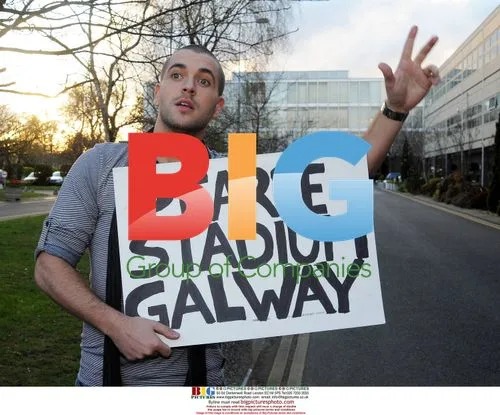 Shayne Ward Hitchhikes in Dublin